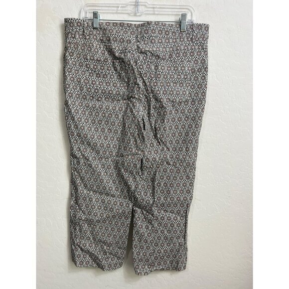 89th & Madison Sz 14 Stretch Trousers Women Brown Medallion Print Capri Length - Picture 4 of 7